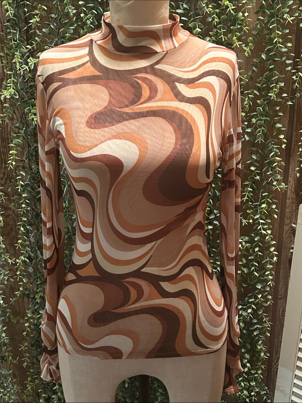 Buckle Women's Long-Sleeve Swirl Print Turtleneck Top - Brown Multi S/M